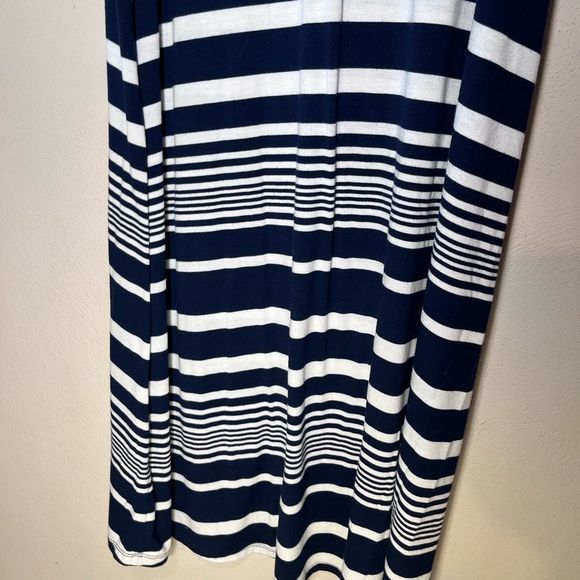 Roz&Ali Maxi skirt  Stiped Sz Woman 1X Bl& White Stretch knit - Picture 3 of 4